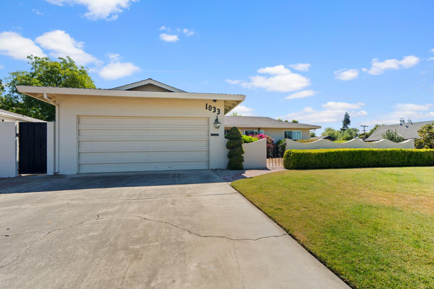 1033 Sycamore Lane