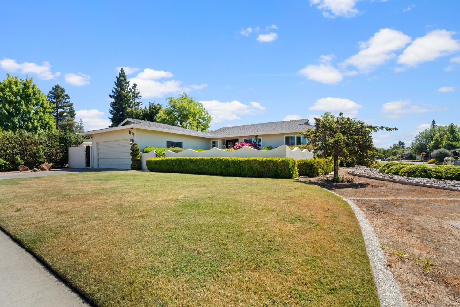 1033 Sycamore Lane