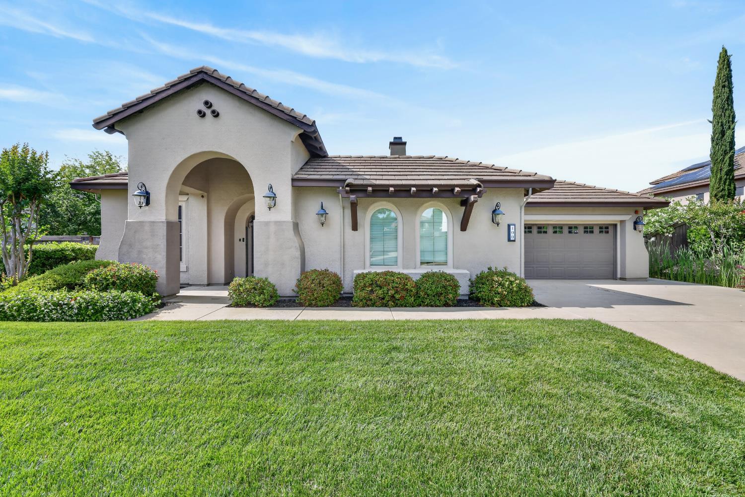 100 Cresta Court