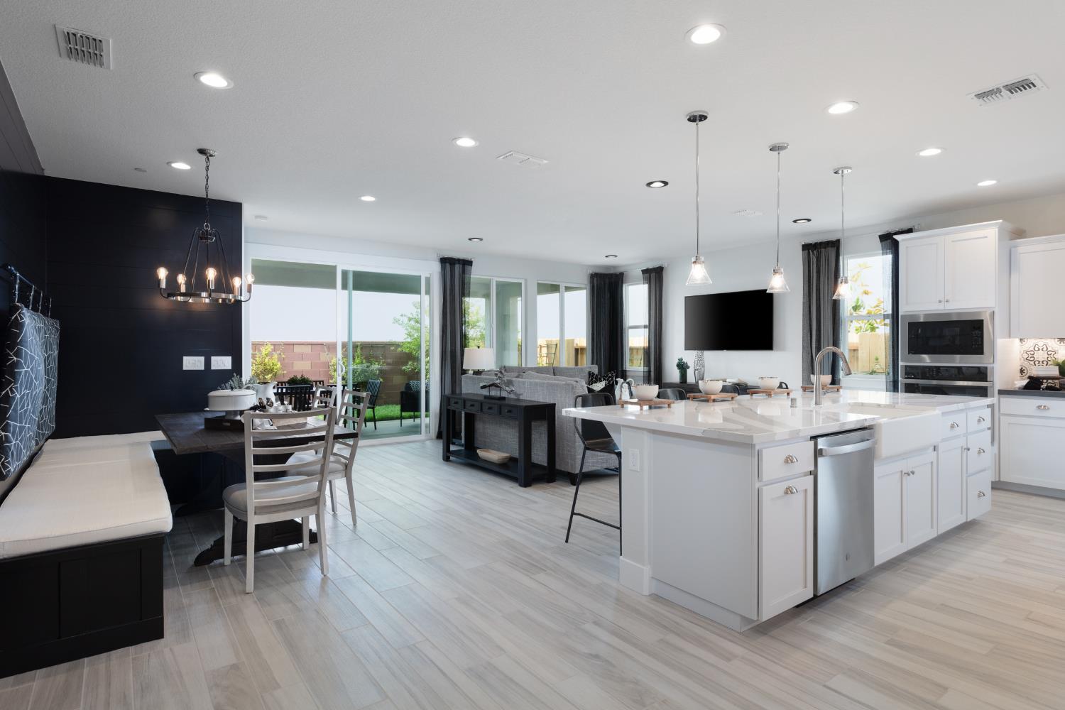 12704 Castaic Lake Way