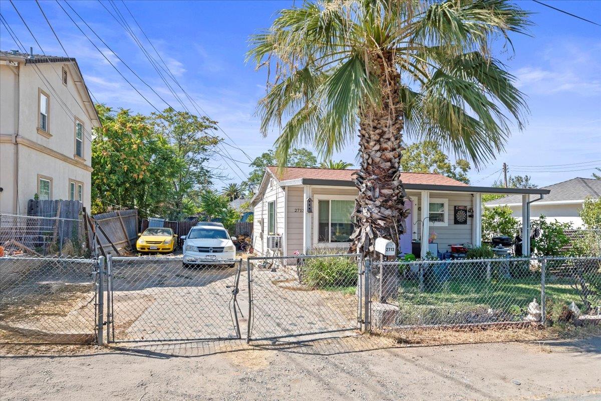 2713 Ellen Street
