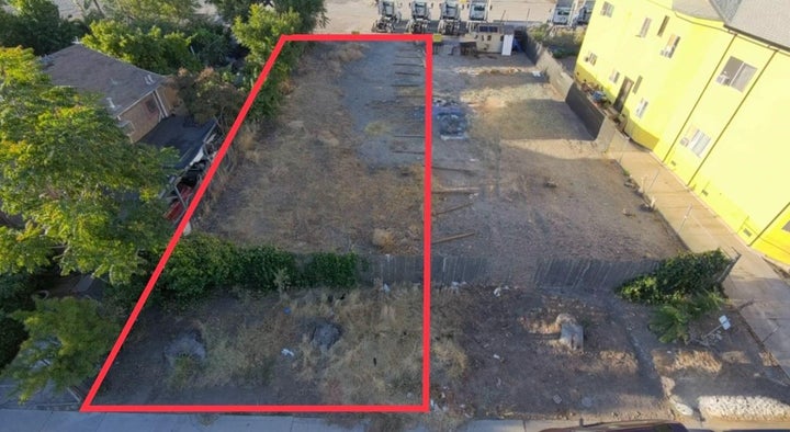 Photo 1 of 5 — 606 E 9th Street, Stockton, CA 95206