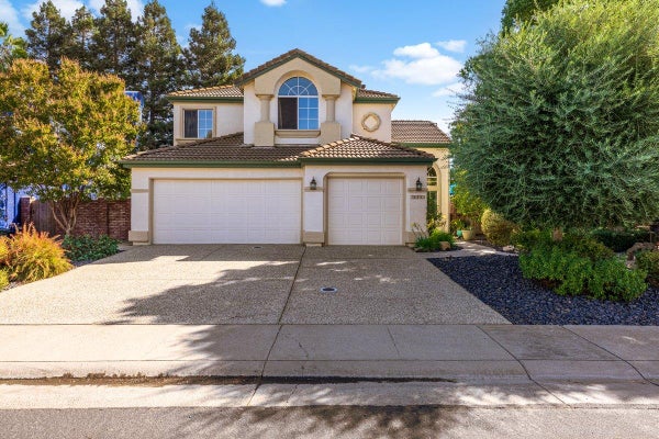 9021 OLD CREEK DR, ELK GROVE, CA 95758 - Image a2cdb491c3ddcda327aca8a51f45affd/1701291403
