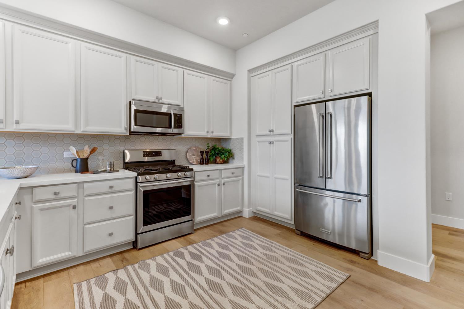 1661 Spring Street 343