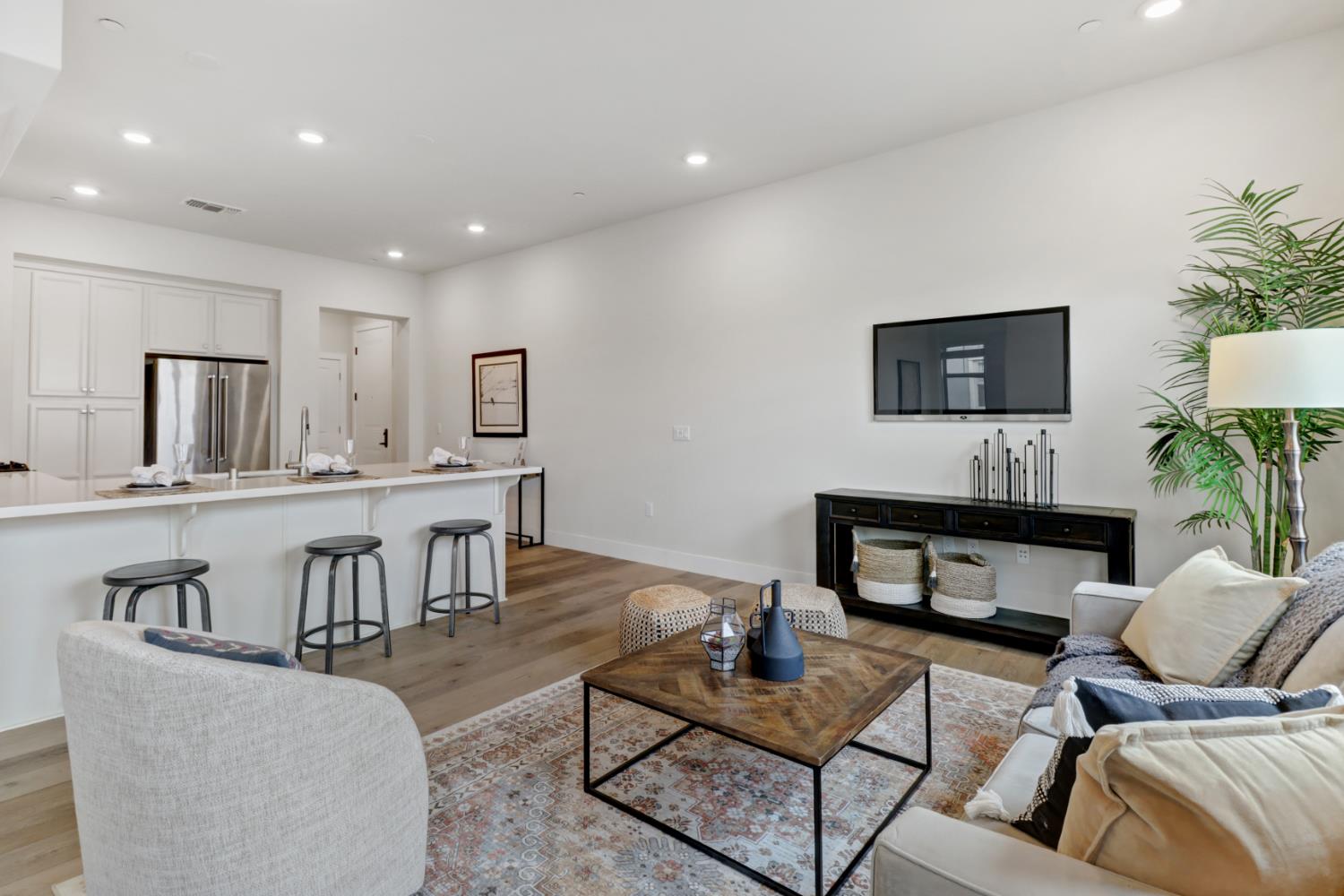 1661 Spring Street 343