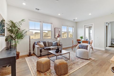 1661 Spring Street 343 Davis CA 95616