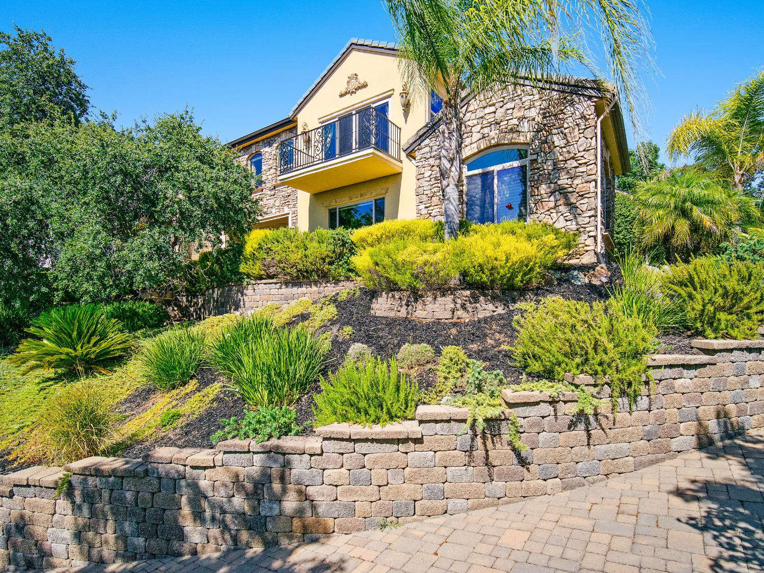 El Dorado Hills, California 95762, United States, 5 Bedrooms Bedrooms, ,5 BathroomsBathrooms,Residential,Active,169725