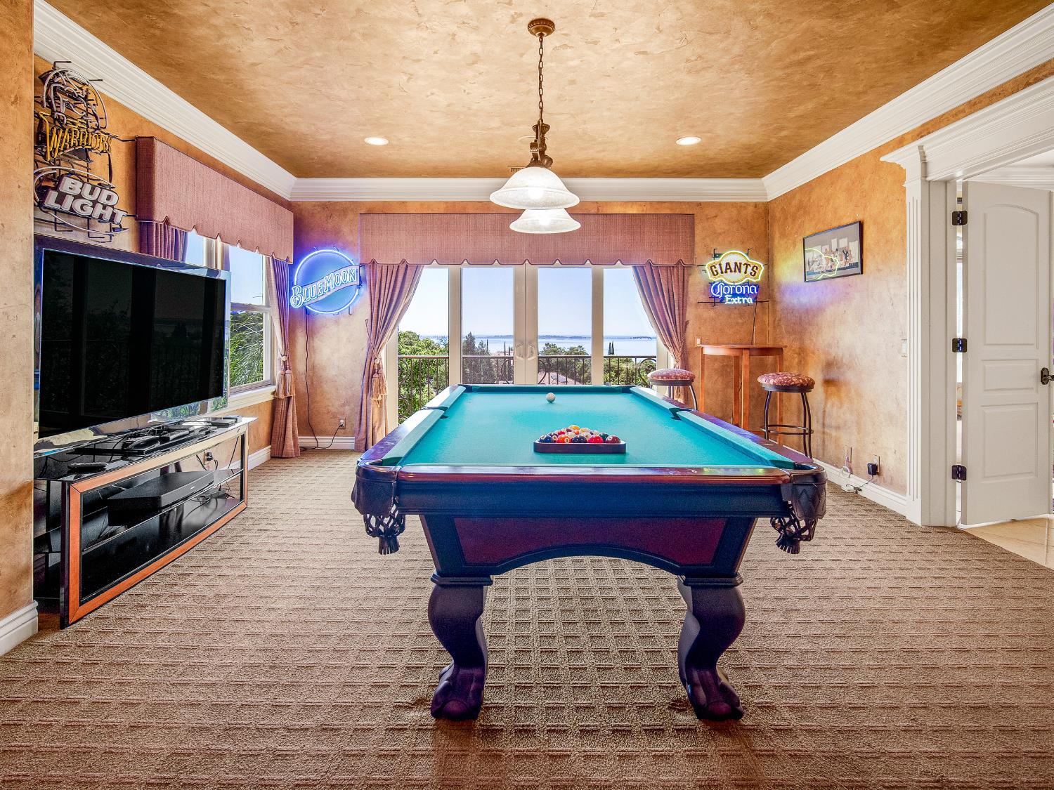 El Dorado Hills, California 95762, United States, 5 Bedrooms Bedrooms, ,5 BathroomsBathrooms,Residential,Active,169725