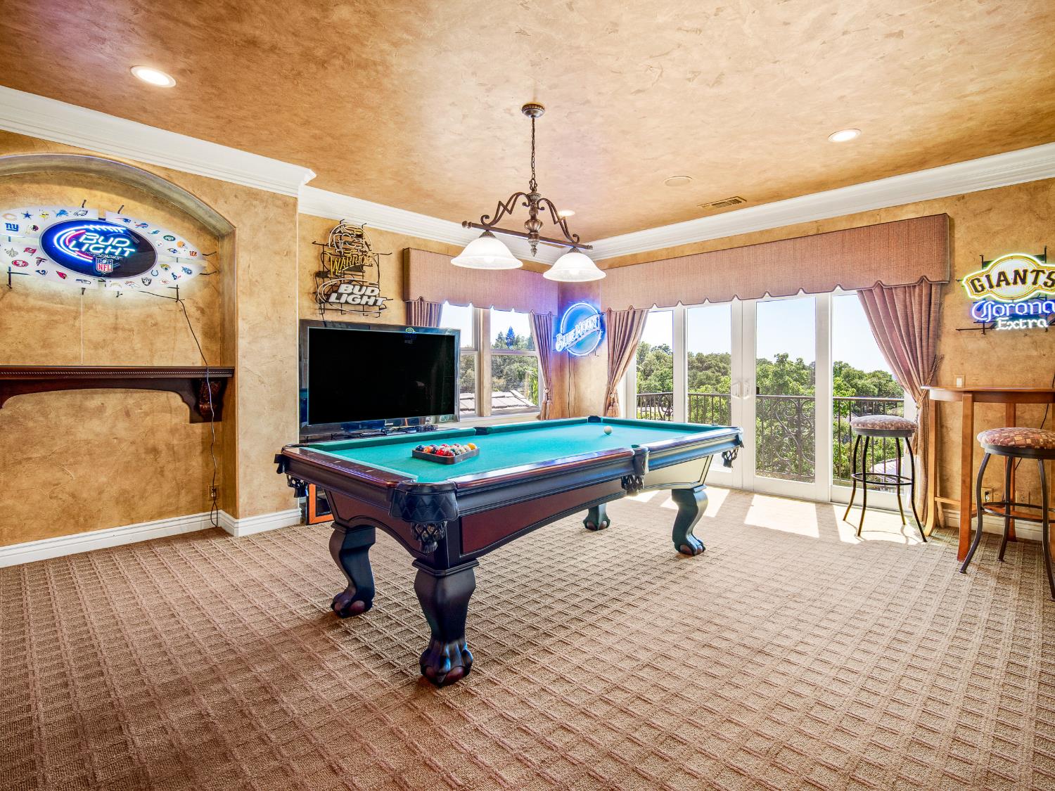 El Dorado Hills, California 95762, United States, 5 Bedrooms Bedrooms, ,5 BathroomsBathrooms,Residential,Active,169725