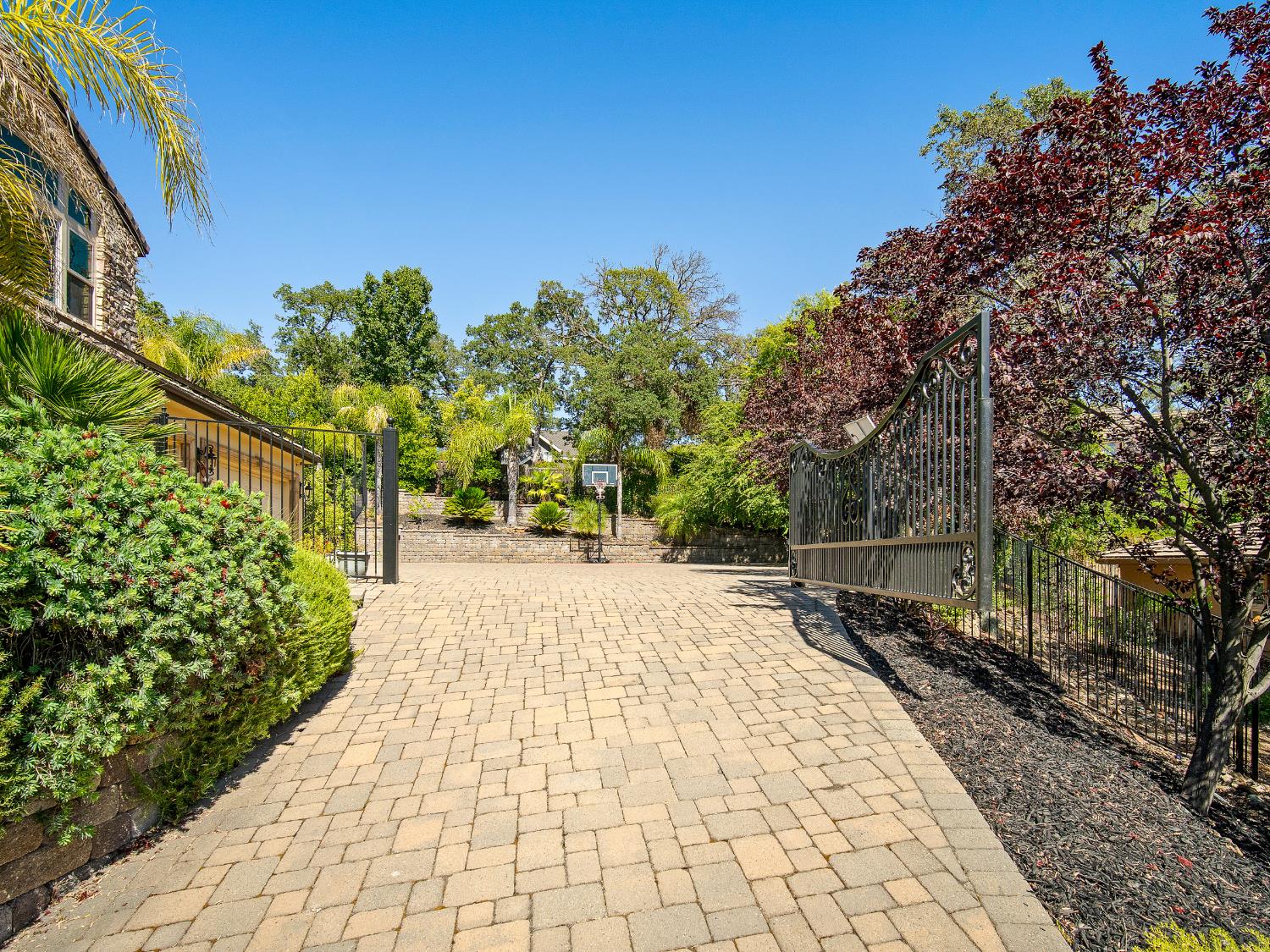 El Dorado Hills, California 95762, United States, 5 Bedrooms Bedrooms, ,5 BathroomsBathrooms,Residential,Active,169725