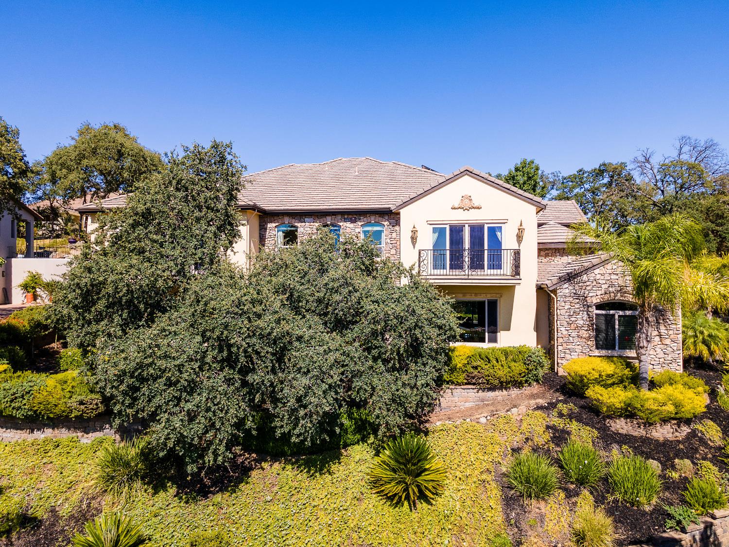 El Dorado Hills, California 95762, United States, 5 Bedrooms Bedrooms, ,5 BathroomsBathrooms,Residential,Active,169725