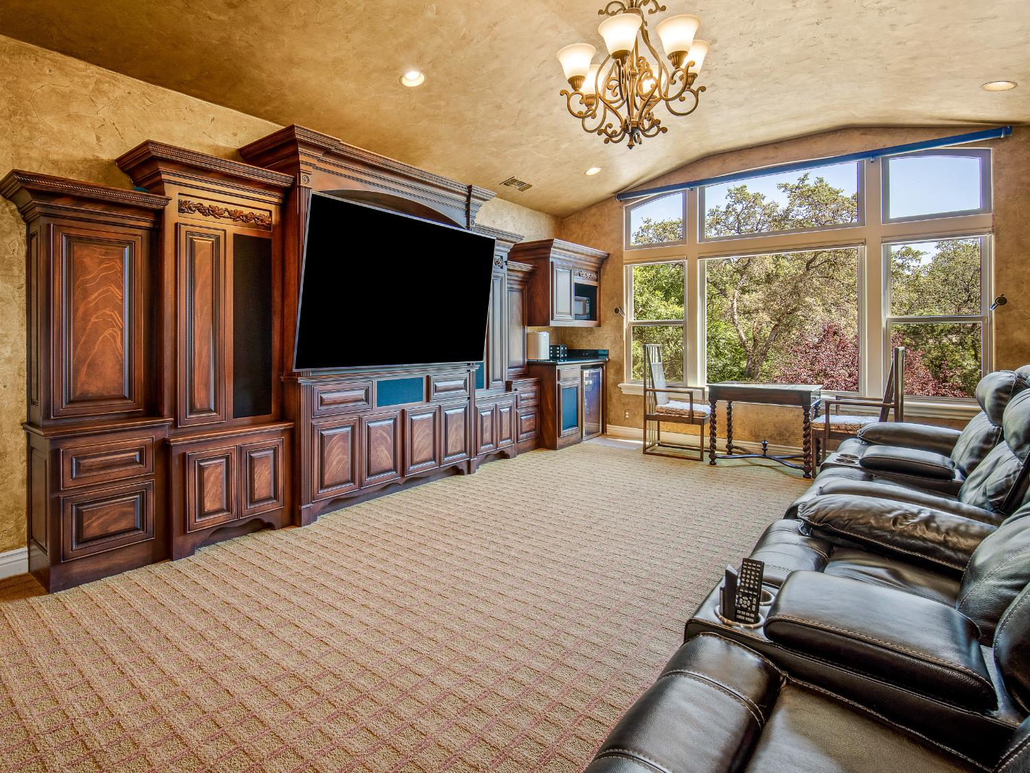 El Dorado Hills, California 95762, United States, 5 Bedrooms Bedrooms, ,5 BathroomsBathrooms,Residential,Active,169725