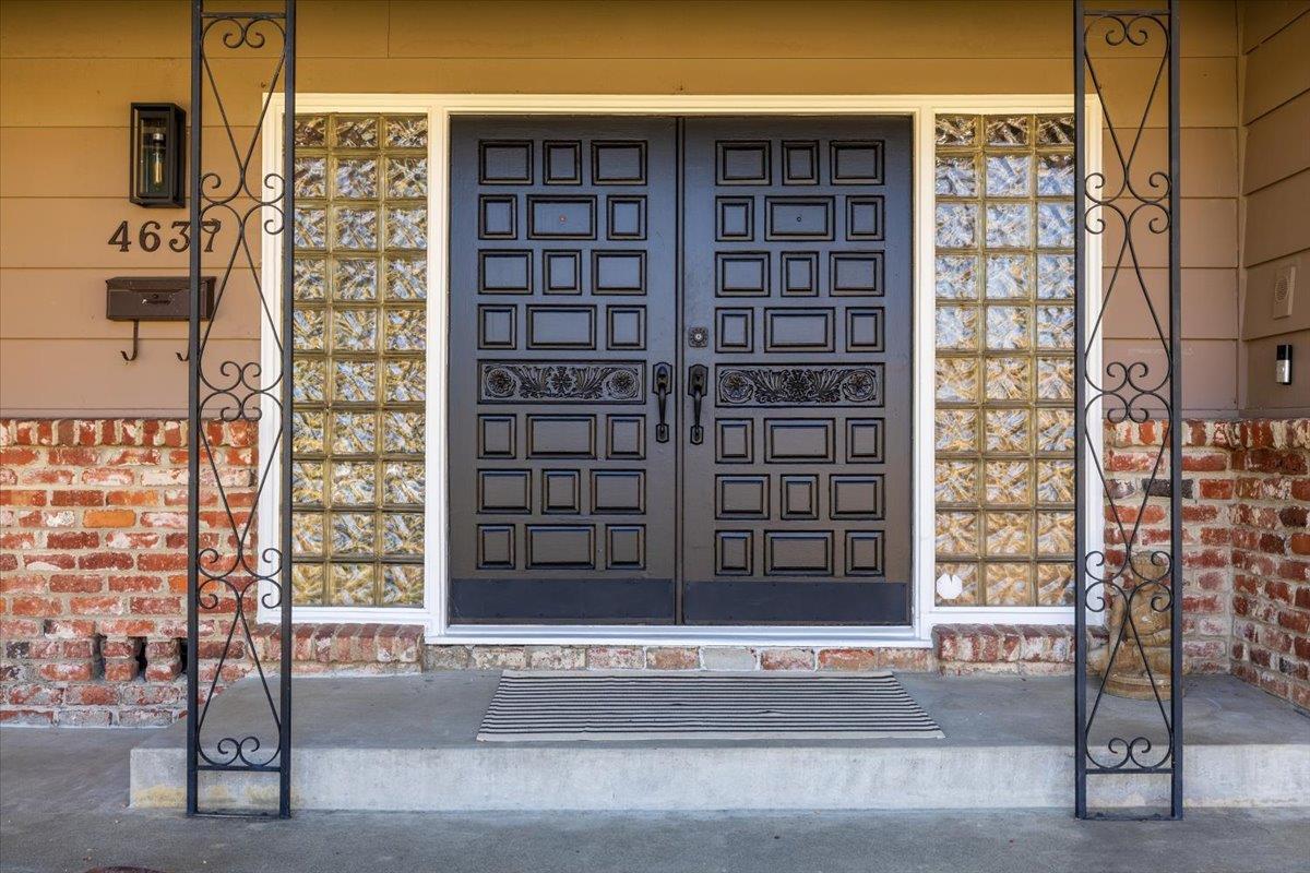 4637 Hixon Circle