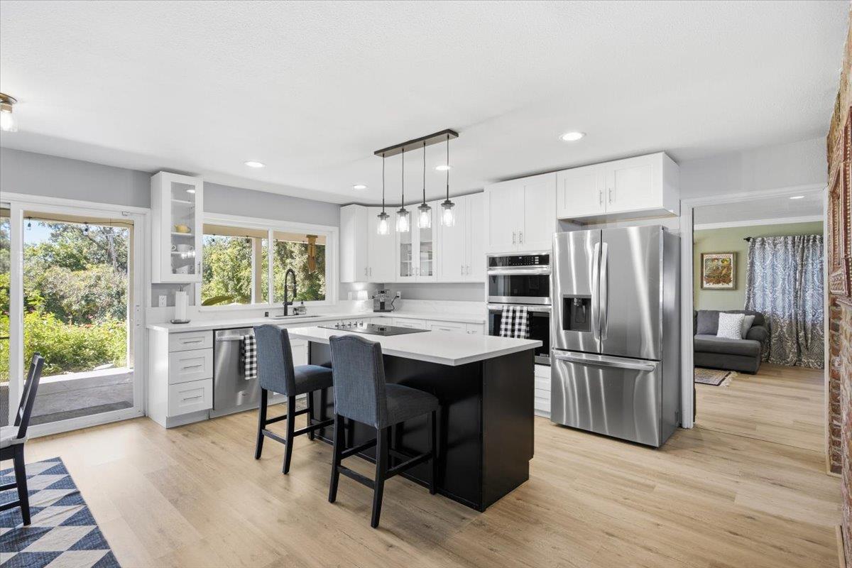 4637 Hixon Circle