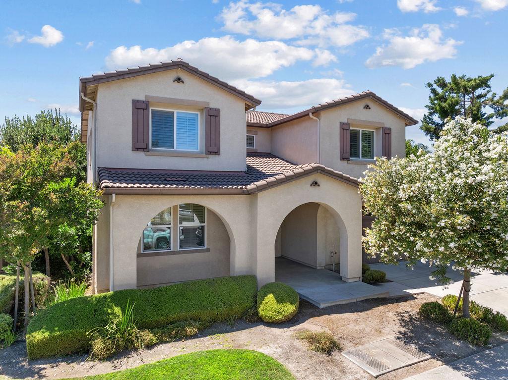 15939 Crescent Park Circle