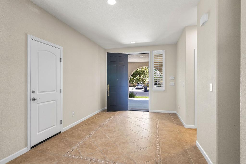 15939 Crescent Park Circle