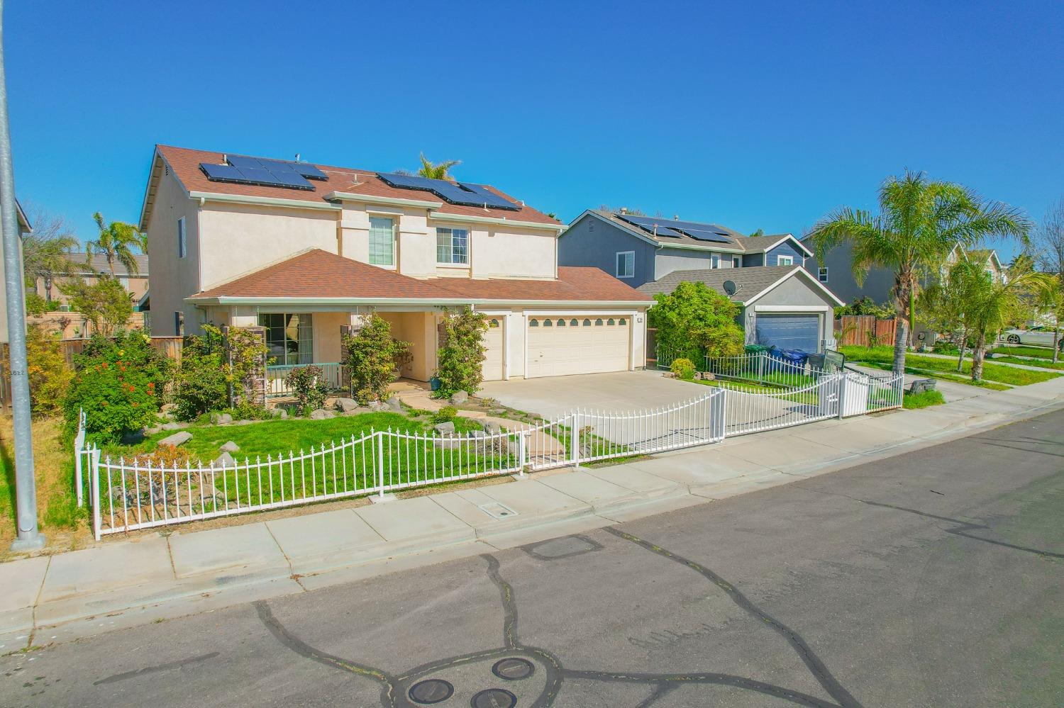 Los Banos, California 93635, United States, 4 Bedrooms Bedrooms, ,3 BathroomsBathrooms,Residential,Active,62389