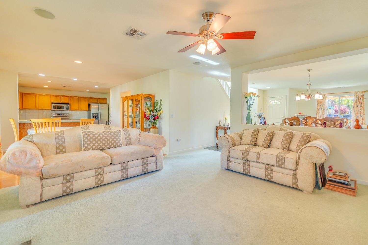 Los Banos, California 93635, United States, 4 Bedrooms Bedrooms, ,3 BathroomsBathrooms,Residential,Active,62389