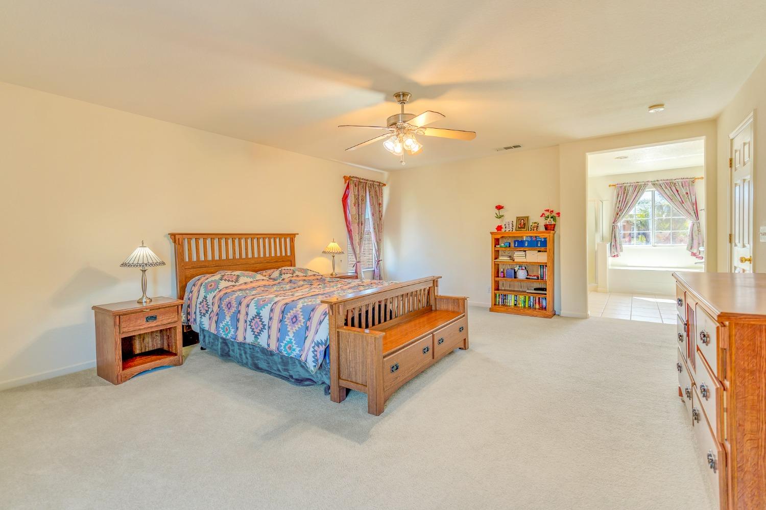 Los Banos, California 93635, United States, 4 Bedrooms Bedrooms, ,3 BathroomsBathrooms,Residential,Active,62389