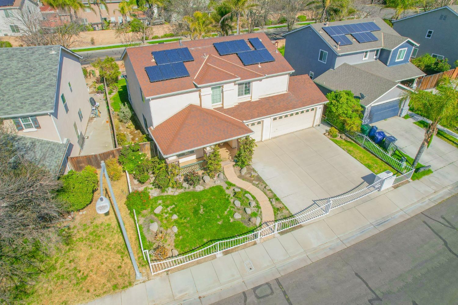 Los Banos, California 93635, United States, 4 Bedrooms Bedrooms, ,3 BathroomsBathrooms,Residential,Active,62389