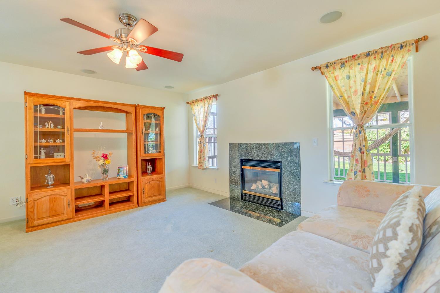 Los Banos, California 93635, United States, 4 Bedrooms Bedrooms, ,3 BathroomsBathrooms,Residential,Active,62389