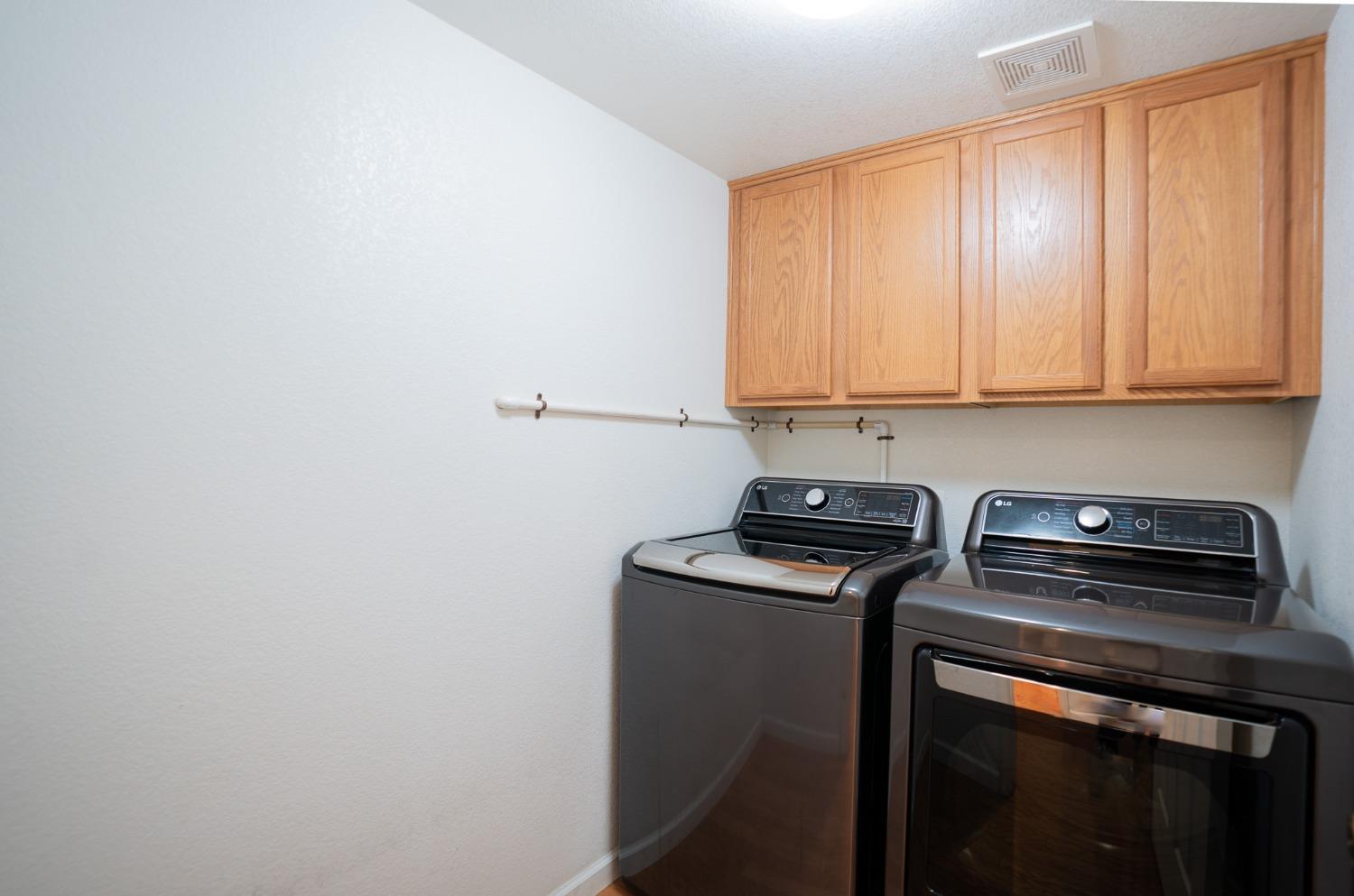 Los Banos, California 93635, United States, 4 Bedrooms Bedrooms, ,3 BathroomsBathrooms,Residential,Active,62389