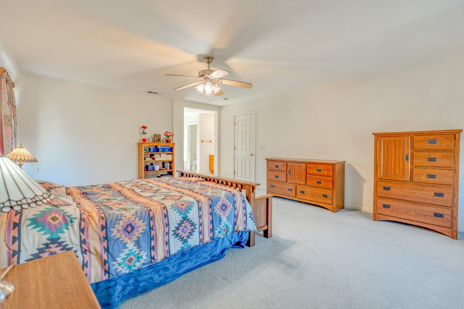 Los Banos, California 93635, United States, 4 Bedrooms Bedrooms, ,3 BathroomsBathrooms,Residential,Active,62389