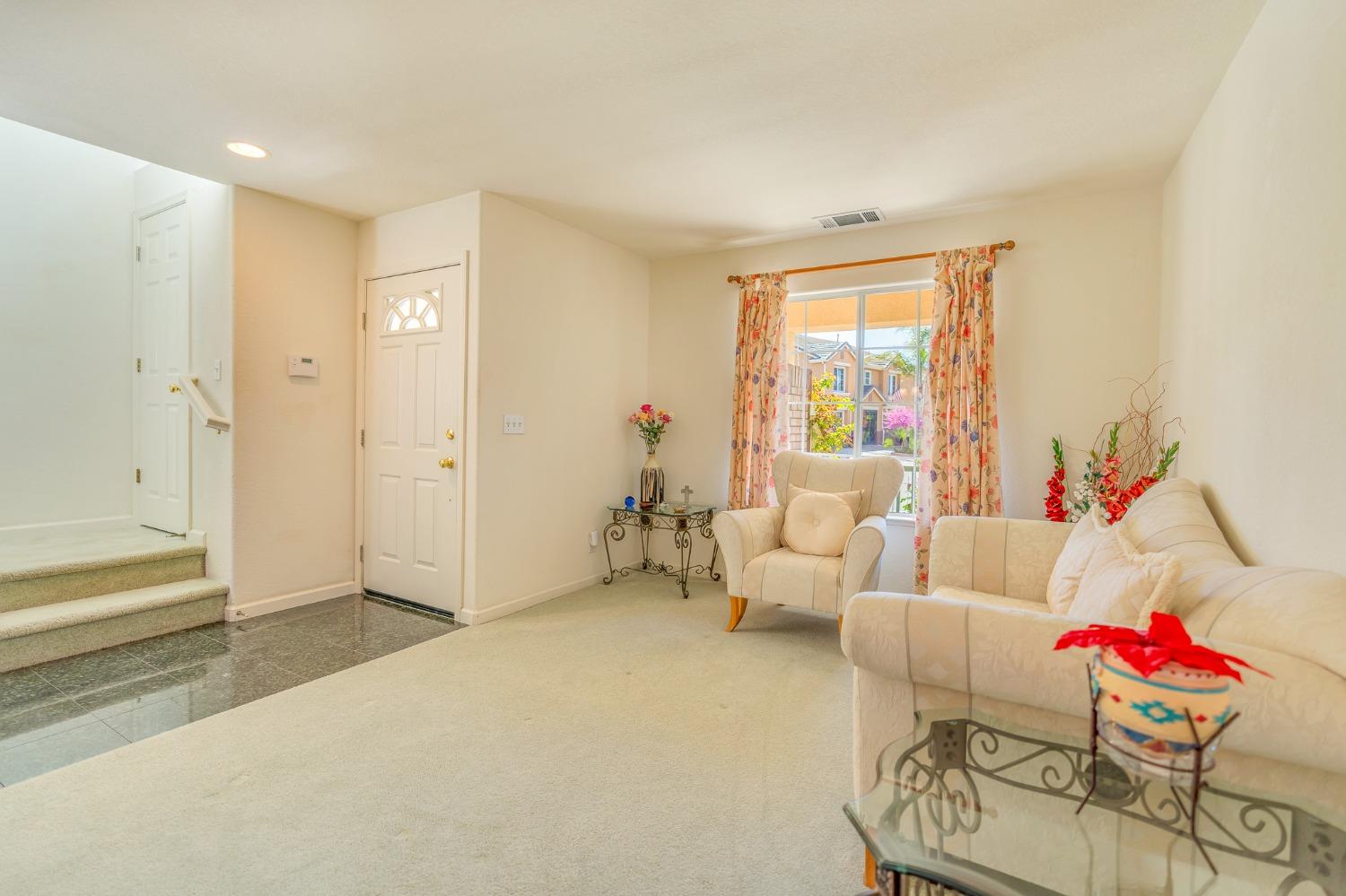 Los Banos, California 93635, United States, 4 Bedrooms Bedrooms, ,3 BathroomsBathrooms,Residential,Active,62389