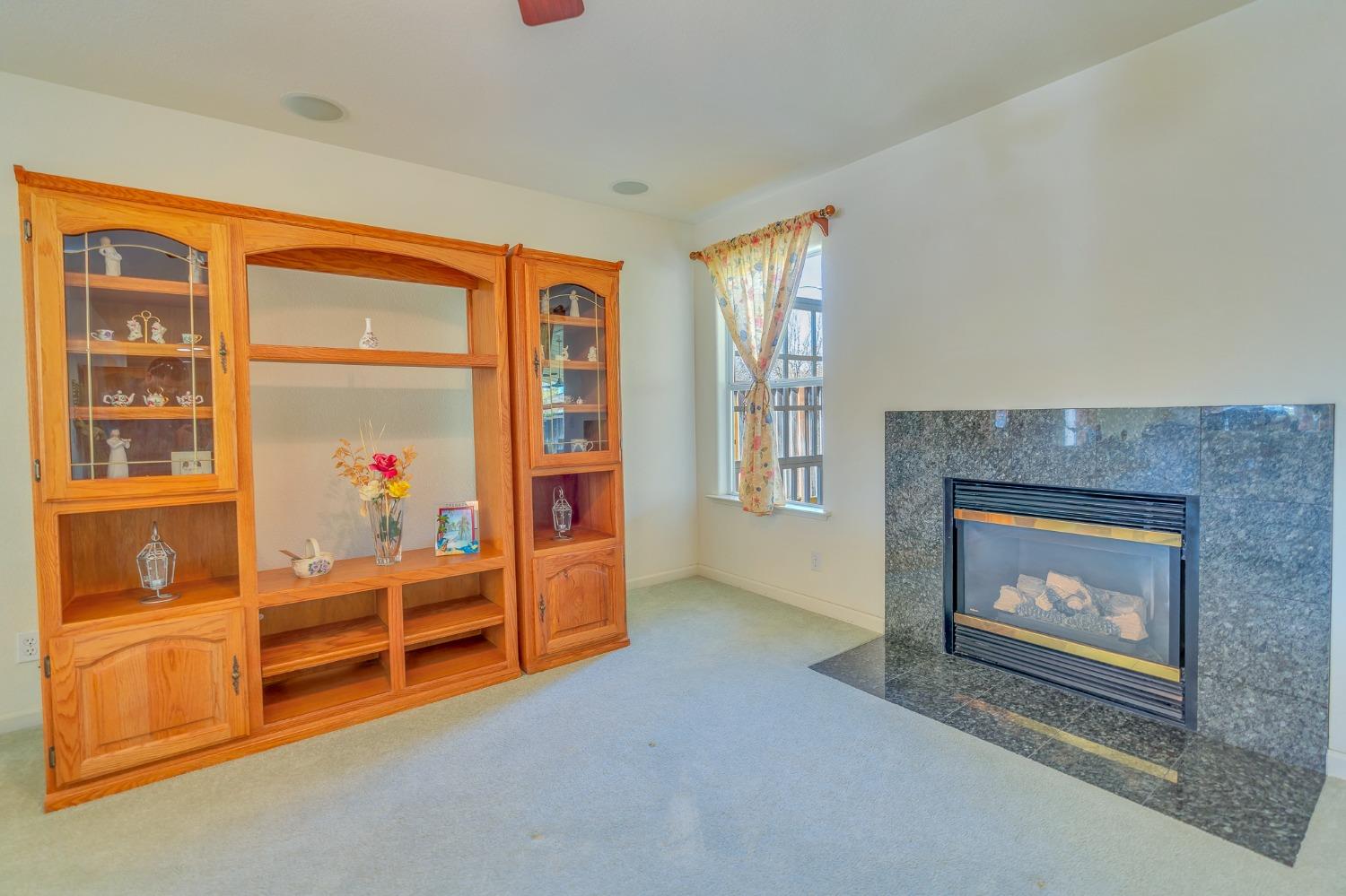 Los Banos, California 93635, United States, 4 Bedrooms Bedrooms, ,3 BathroomsBathrooms,Residential,Active,62389