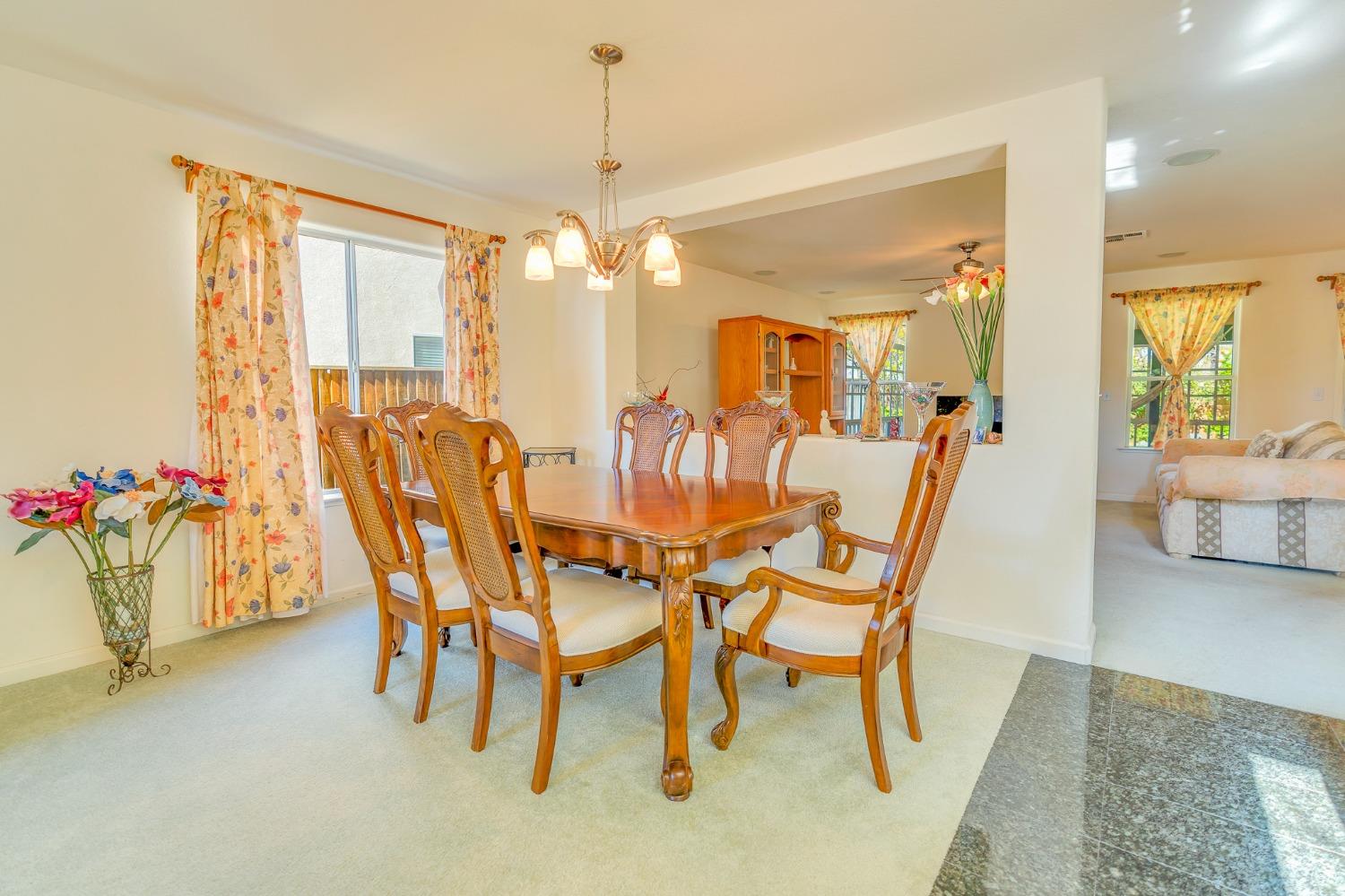 Los Banos, California 93635, United States, 4 Bedrooms Bedrooms, ,3 BathroomsBathrooms,Residential,Active,62389