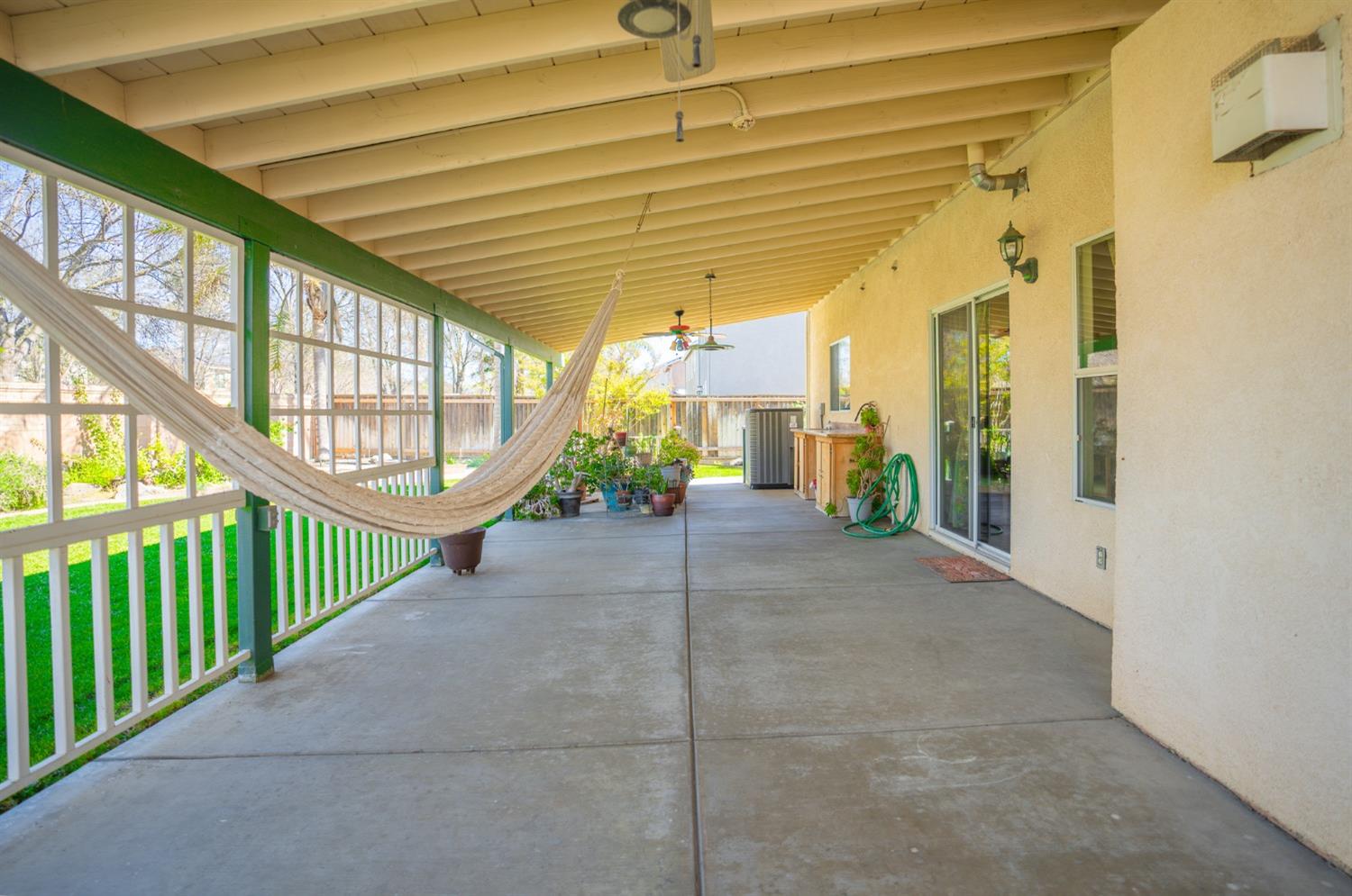 Los Banos, California 93635, United States, 4 Bedrooms Bedrooms, ,3 BathroomsBathrooms,Residential,Active,62389