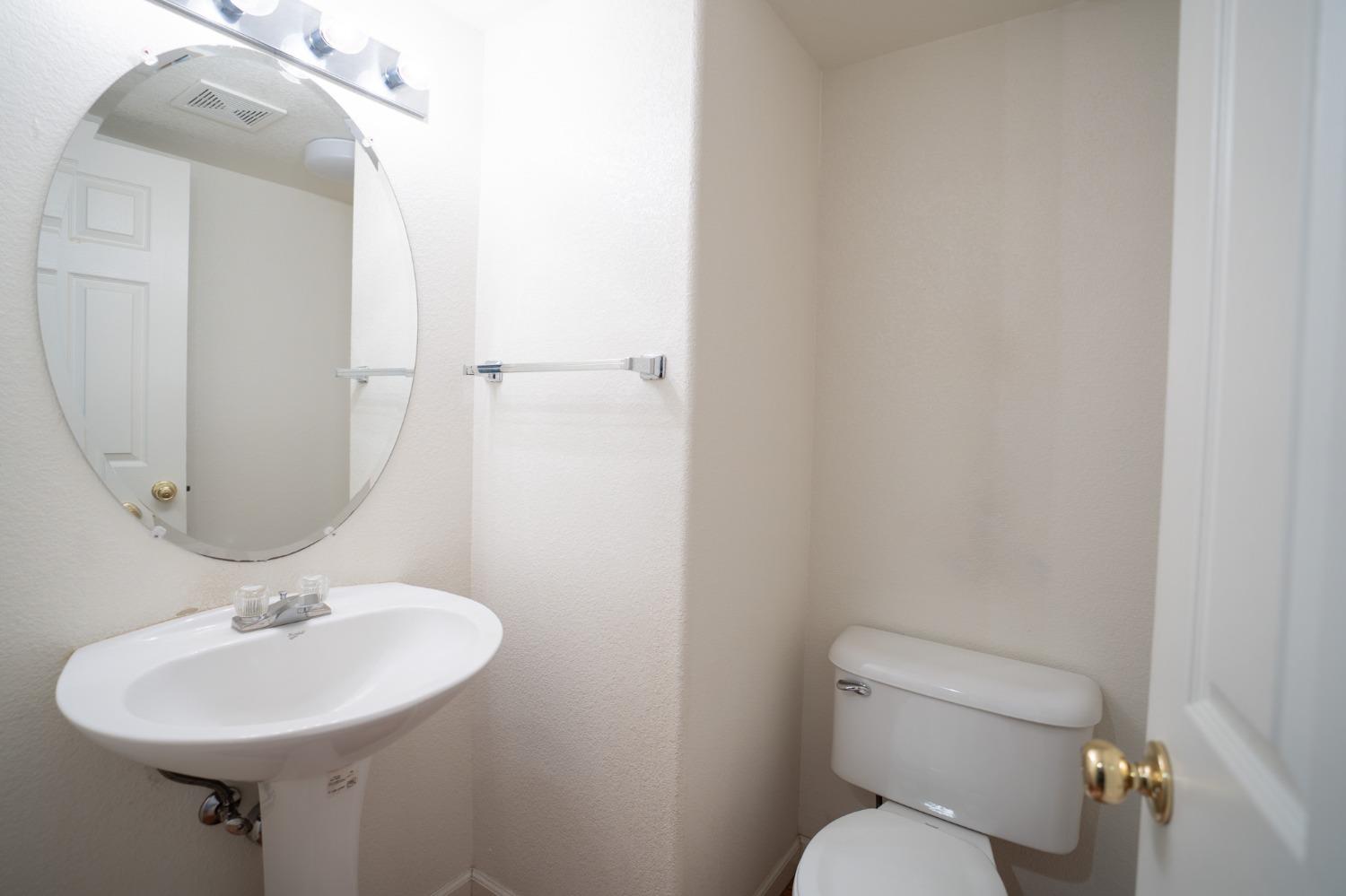 Los Banos, California 93635, United States, 4 Bedrooms Bedrooms, ,3 BathroomsBathrooms,Residential,Active,62389