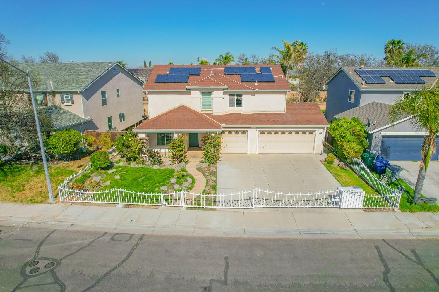 Los Banos, California 93635, United States, 4 Bedrooms Bedrooms, ,3 BathroomsBathrooms,Residential,Active,62389