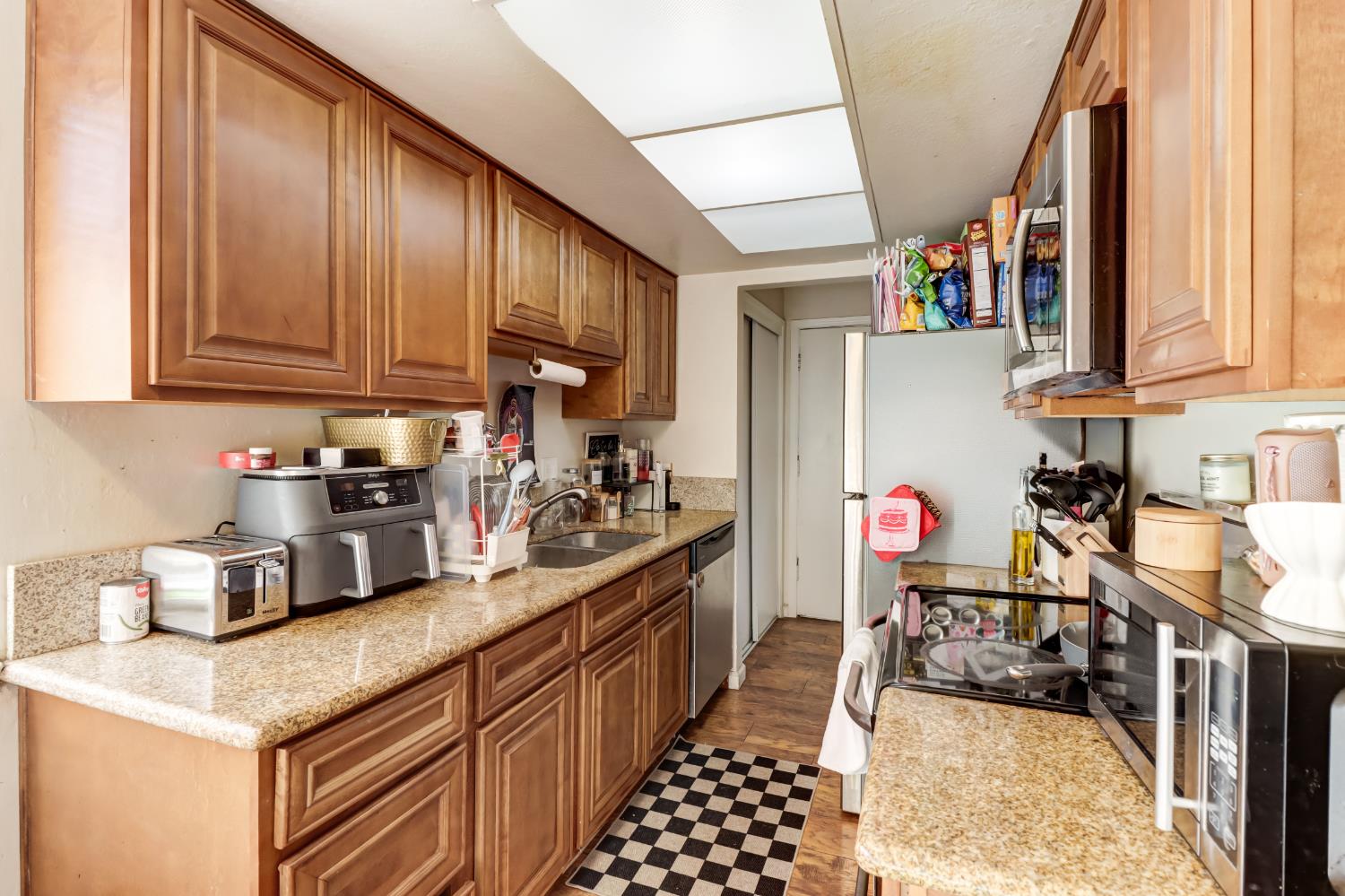 831 Cathedral Court