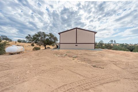 27062 Road 400 Madera CA 93636