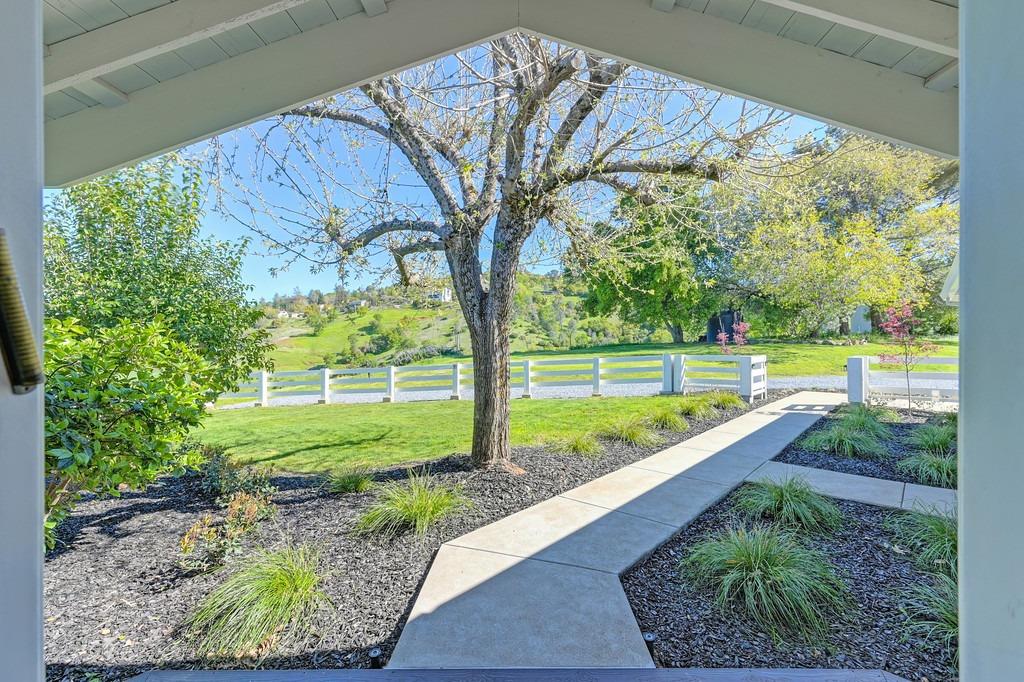 2520 Country Lane