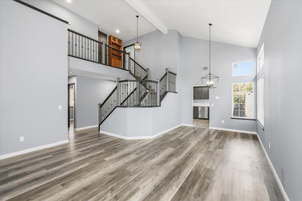 3311 Groveland Way