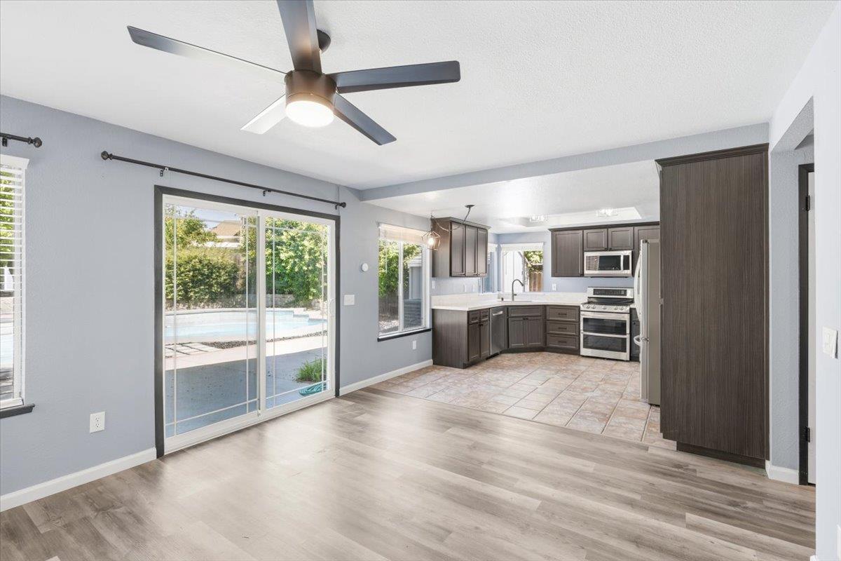 3311 Groveland Way