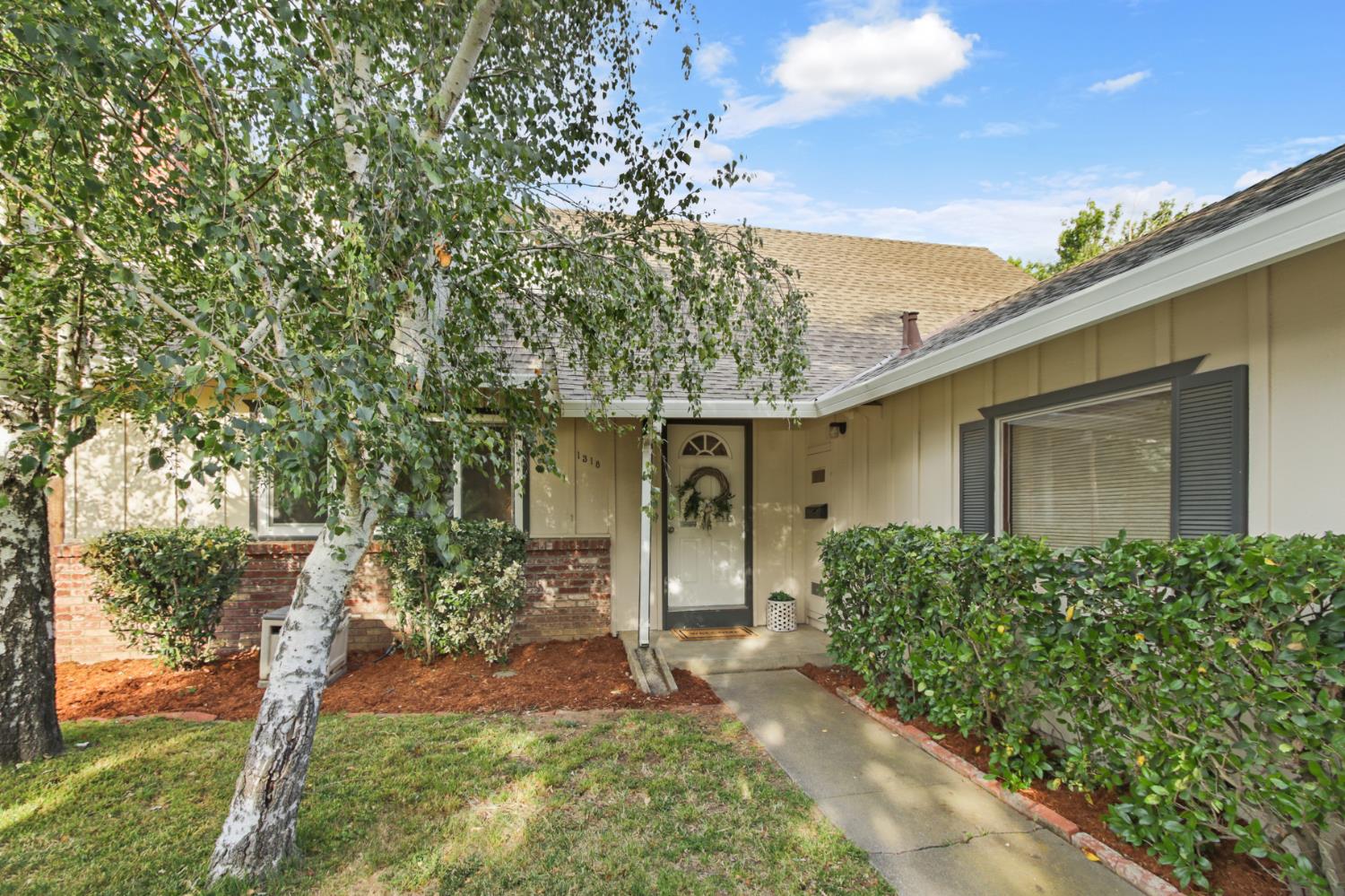 1318 Alder Place
