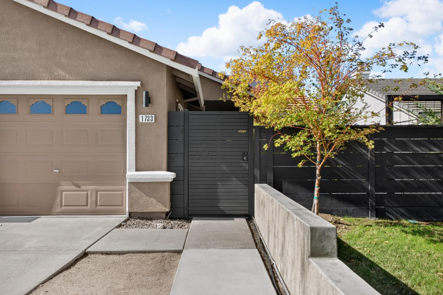 1733 Ray Wise Lane