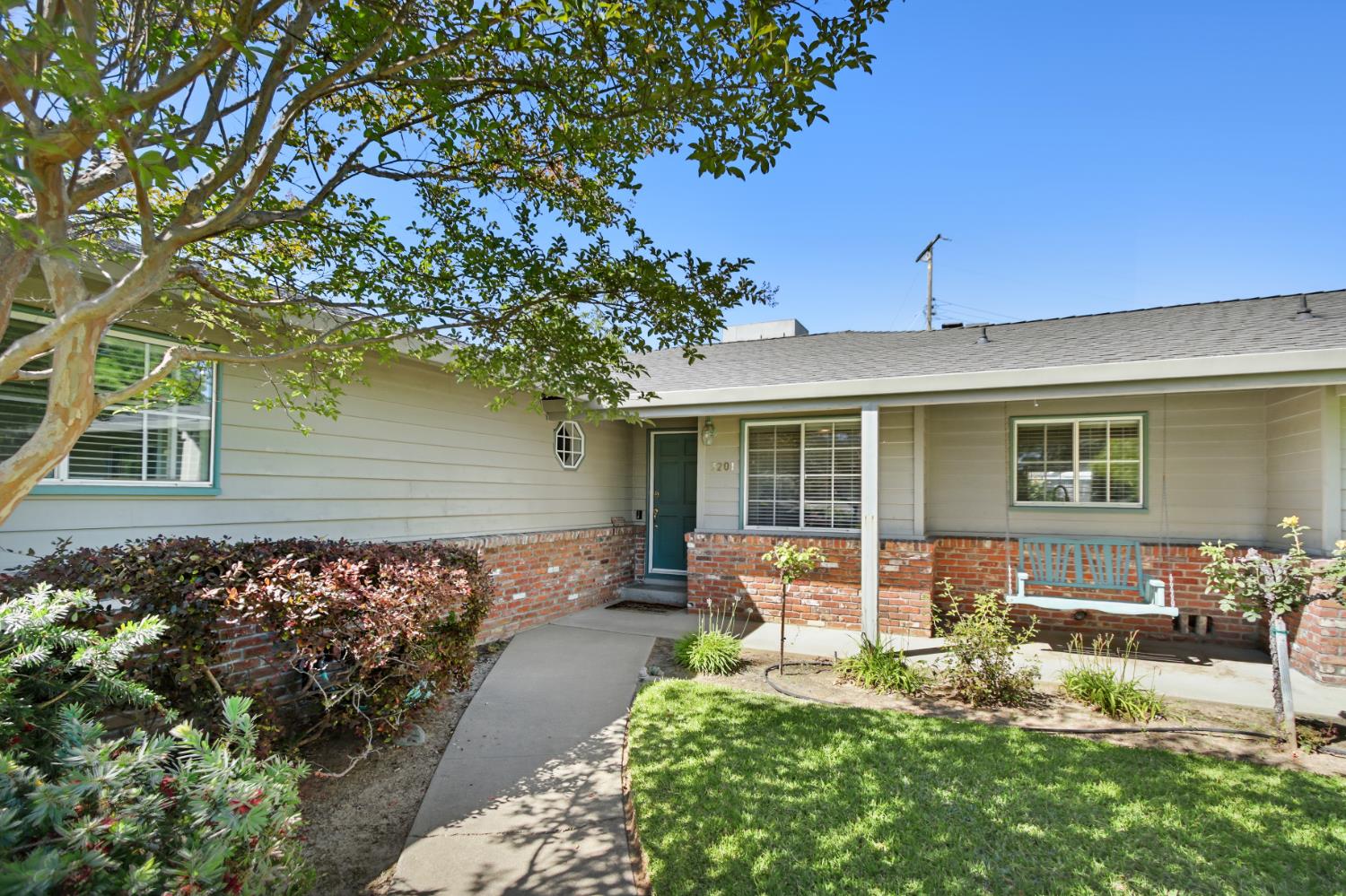 3201 Bonita Drive