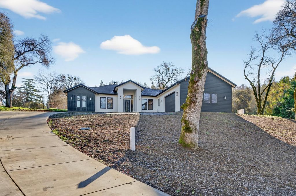 Photo of 5475 Stanley Drive, Auburn, CA 95602 (MLS # 226002747)