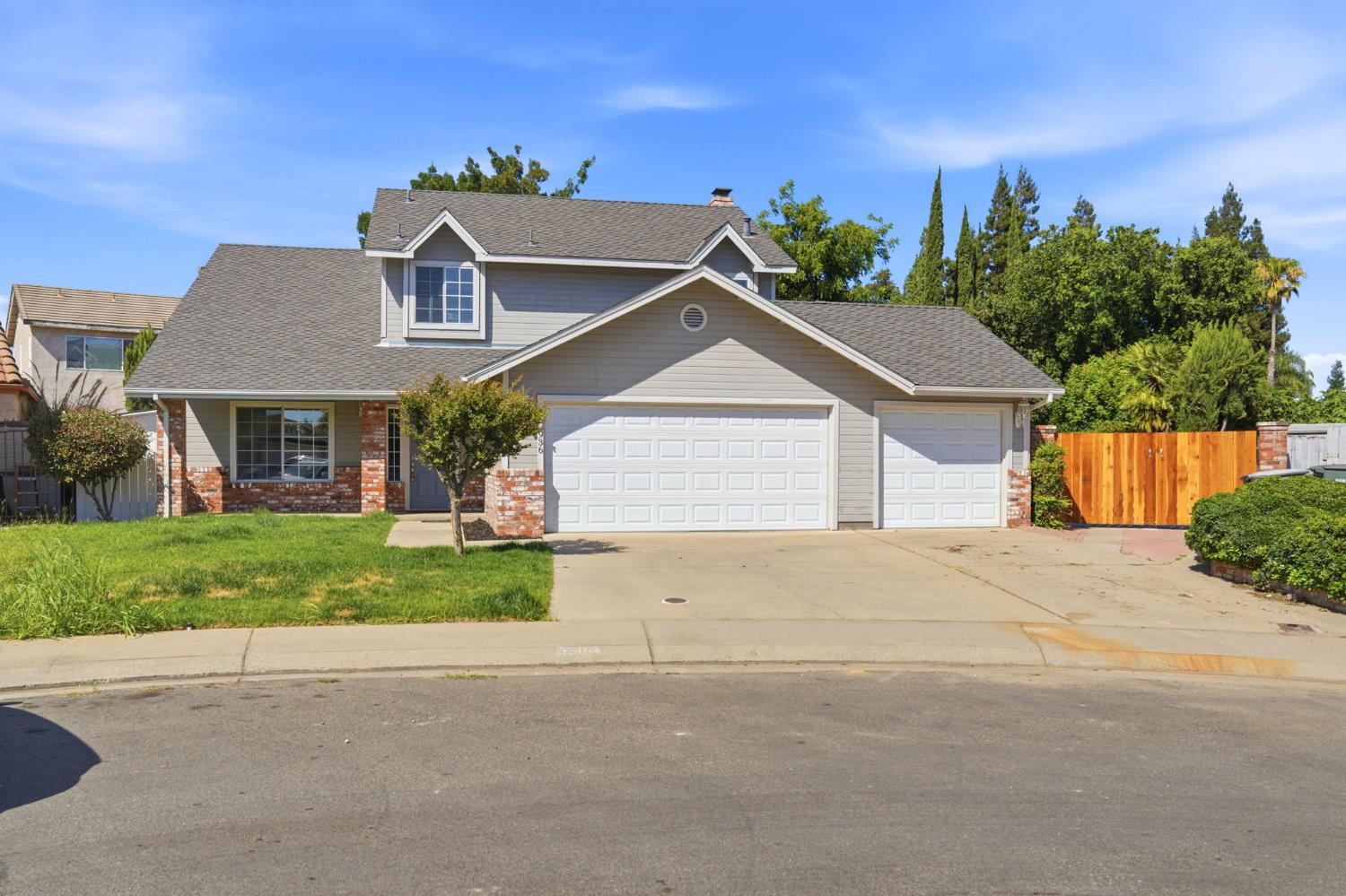 936 Oakbrooke Court