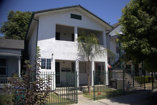 411 N GRANT ST, STOCKTON, CA 95202 - Image a3c6d27b0a06cc2e752e5c6159ca072e/1314764772