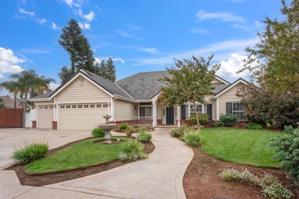 Photo of 602 Fallbrook Avenue, Clovis, CA 93611 (MLS # 225137308)