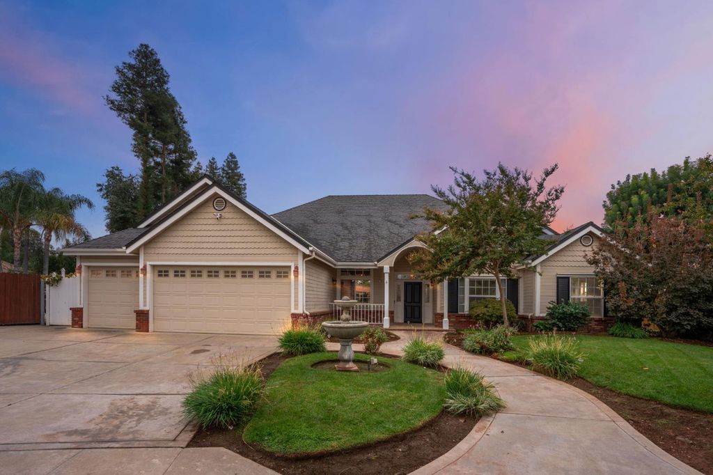 Photo of 602 Fallbrook Avenue, Clovis, CA 93611 (MLS # 225137308)