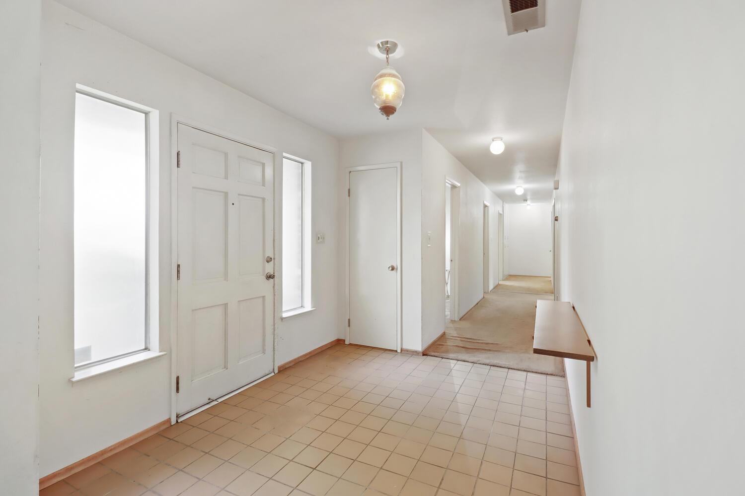 4416 La Canada Way