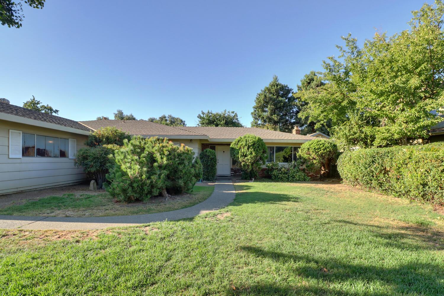 4416 La Canada Way