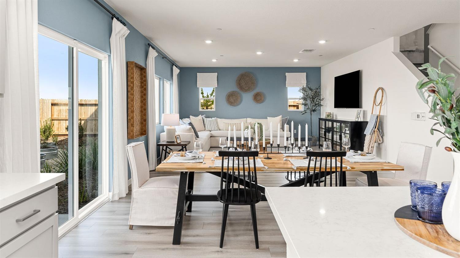 1177 Silver Feather Way