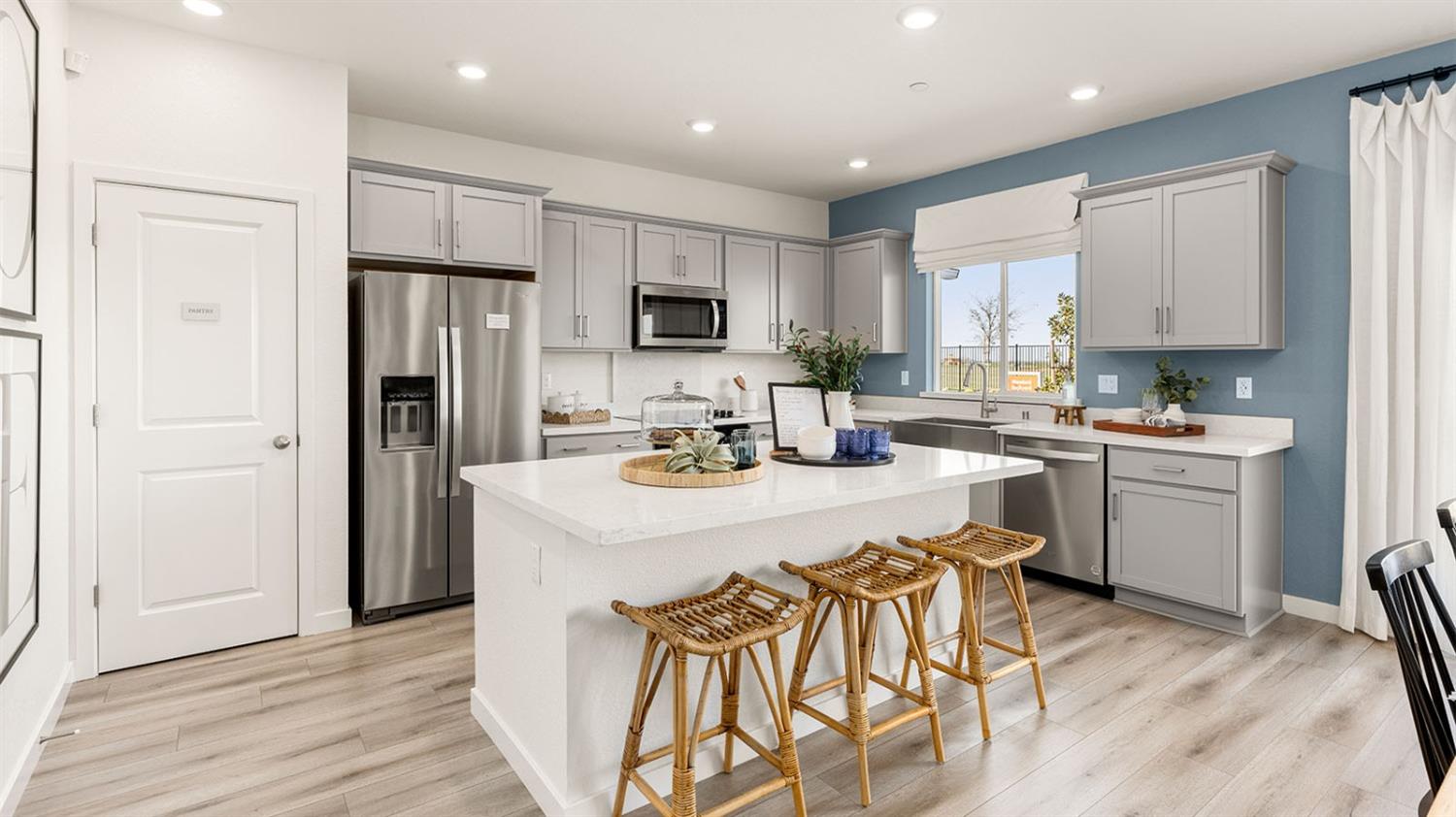 1177 Silver Feather Way